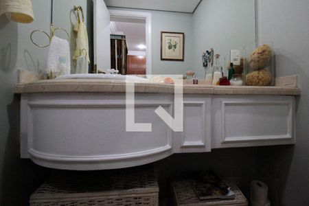 Apartamento à venda com 267m², 4 quartos e 4 vagas Apartamento à venda com 267m², 4 quartos e 4 vagasLavabo