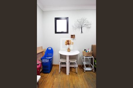 Apartamento à venda com 267m², 4 quartos e 4 vagas Apartamento à venda com 267m², 4 quartos e 4 vagasQuarto de Serviço