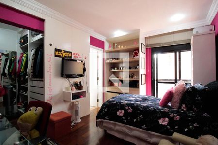 Apartamento à venda com 267m², 4 quartos e 4 vagas Apartamento à venda com 267m², 4 quartos e 4 vagasSuíte 2