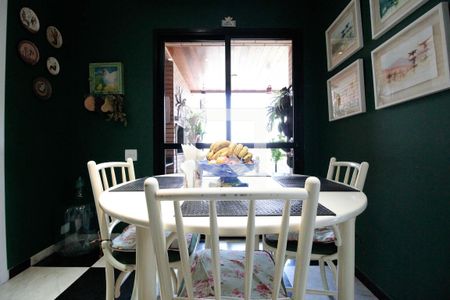 Apartamento à venda com 267m², 4 quartos e 4 vagas Apartamento à venda com 267m², 4 quartos e 4 vagasSala de Jantar