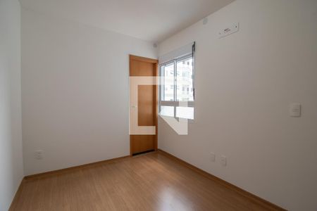 Suite de apartamento à venda com 2 quartos, 67m² em Jardim Carvalho, Porto Alegre