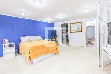 Casa à venda com 400m², 8 quartos e 6 vagas Casa à venda com 400m², 8 quartos e 6 vagasQuarto 6 - Suite