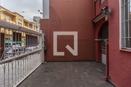 Casa à venda com 400m², 8 quartos e 6 vagas Casa à venda com 400m², 8 quartos e 6 vagasFachada