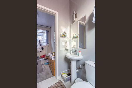 Casa à venda com 400m², 8 quartos e 6 vagas Casa à venda com 400m², 8 quartos e 6 vagasBanheiro da Suíte