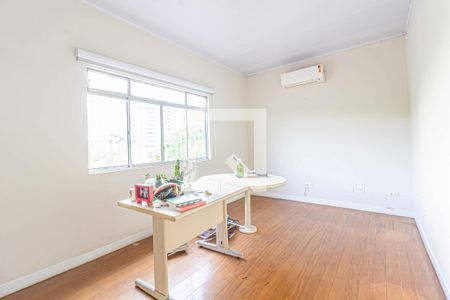 Casa à venda com 400m², 8 quartos e 6 vagas Casa à venda com 400m², 8 quartos e 6 vagasQuarto 4 - Suite