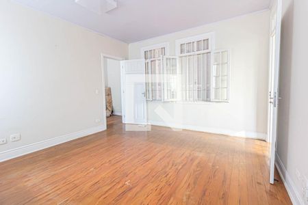 Casa à venda com 400m², 8 quartos e 6 vagas Casa à venda com 400m², 8 quartos e 6 vagasQuarto 4 - Suite