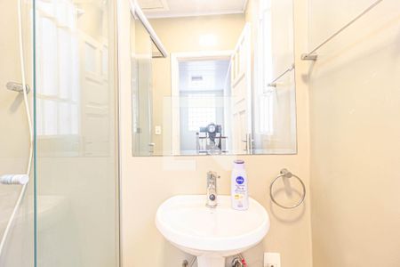 Casa à venda com 400m², 8 quartos e 6 vagas Casa à venda com 400m², 8 quartos e 6 vagasBanheiro