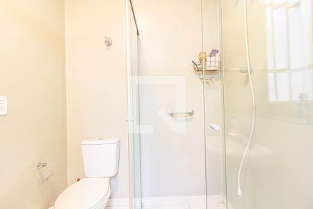 Casa à venda com 400m², 8 quartos e 6 vagas Casa à venda com 400m², 8 quartos e 6 vagasBanheiro