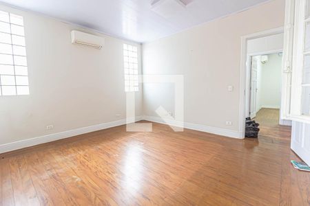 Casa à venda com 400m², 8 quartos e 6 vagas Casa à venda com 400m², 8 quartos e 6 vagasQuarto 4 - Suite