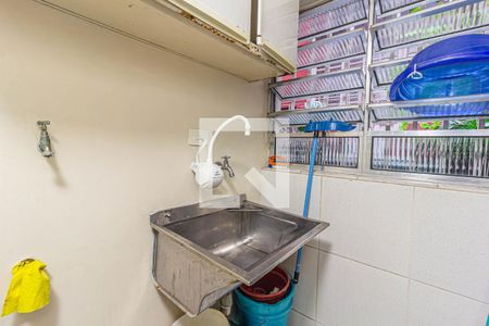 Casa à venda com 400m², 8 quartos e 6 vagas Casa à venda com 400m², 8 quartos e 6 vagasÁrea de Serviço