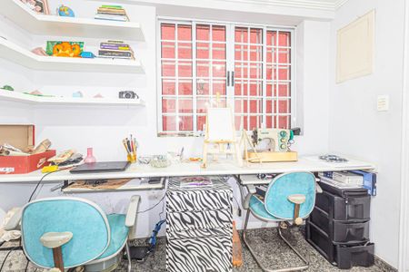 Casa à venda com 400m², 8 quartos e 6 vagas Casa à venda com 400m², 8 quartos e 6 vagasEscritório