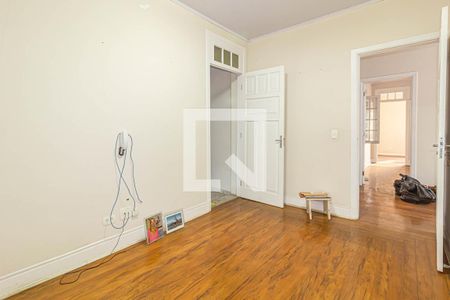 Casa à venda com 400m², 8 quartos e 6 vagas Casa à venda com 400m², 8 quartos e 6 vagasQuarto 3 - Suíte