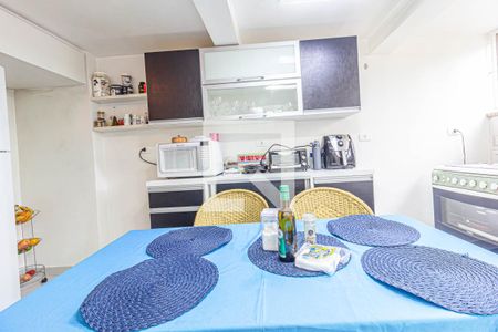 Casa à venda com 400m², 8 quartos e 6 vagas Casa à venda com 400m², 8 quartos e 6 vagasCozinha