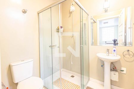 Casa à venda com 400m², 8 quartos e 6 vagas Casa à venda com 400m², 8 quartos e 6 vagasBanheiro