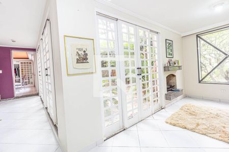 Casa à venda com 400m², 8 quartos e 6 vagas Casa à venda com 400m², 8 quartos e 6 vagasCorredor