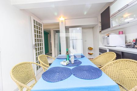 Casa à venda com 400m², 8 quartos e 6 vagas Casa à venda com 400m², 8 quartos e 6 vagasCozinha