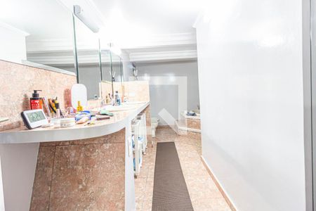 Casa à venda com 400m², 8 quartos e 6 vagas Casa à venda com 400m², 8 quartos e 6 vagasBanheiro da Suíte