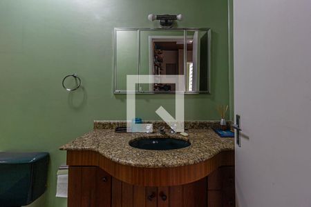 Casa à venda com 400m², 8 quartos e 6 vagas Casa à venda com 400m², 8 quartos e 6 vagasBanheiro