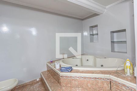 Casa à venda com 400m², 8 quartos e 6 vagas Casa à venda com 400m², 8 quartos e 6 vagasBanheiro da Suíte