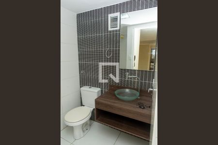 Apartamento à venda com 70m², 2 quartos e 1 vaga Apartamento à venda com 70m², 2 quartos e 1 vagaBanheiro