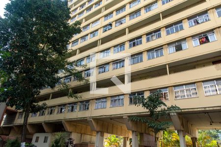 Apartamento à venda com 70m², 2 quartos e 1 vaga Apartamento à venda com 70m², 2 quartos e 1 vagaFachada