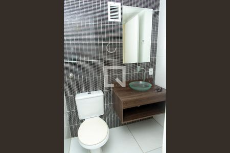 Apartamento à venda com 70m², 2 quartos e 1 vaga Apartamento à venda com 70m², 2 quartos e 1 vagaBanheiro