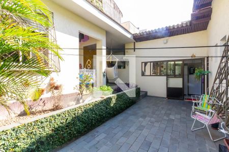 Casa à venda com 249m², 4 quartos e 3 vagasQuintal