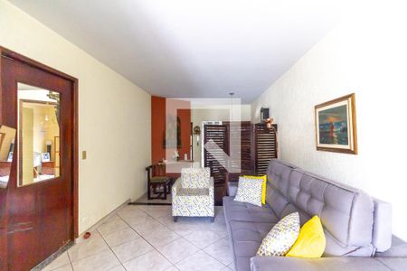 Sala de TV de casa à venda com 4 quartos, 249m² em Perdizes, São Paulo