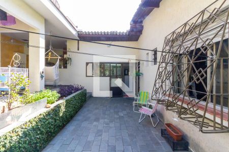 Casa à venda com 249m², 4 quartos e 3 vagasQuintal