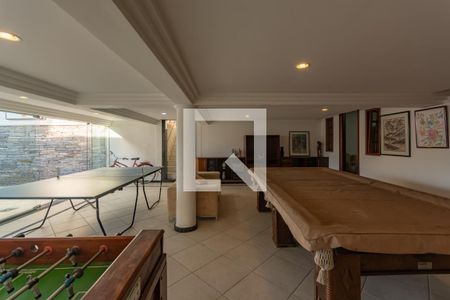 Casa à venda com 606m², 5 quartos e 8 vagasSala de Jogos