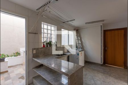 Casa à venda com 606m², 5 quartos e 8 vagasÁrea de Serviço