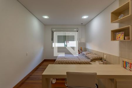 Casa à venda com 606m², 5 quartos e 8 vagasSuíte 1