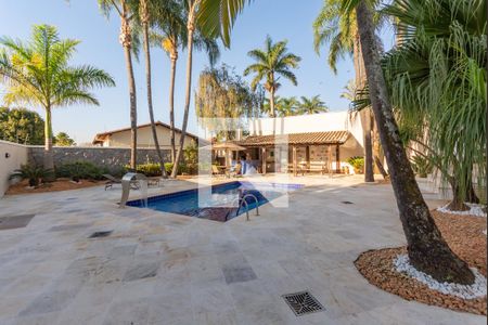 Casa à venda com 606m², 5 quartos e 8 vagasPiscina