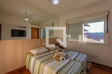 Casa à venda com 606m², 5 quartos e 8 vagasSuíte 2