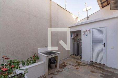 Casa à venda com 606m², 5 quartos e 8 vagasÁrea de Serviço
