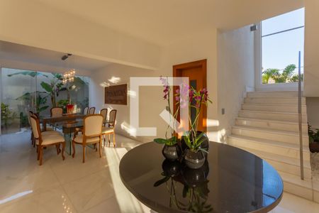 Casa à venda com 606m², 5 quartos e 8 vagasSala de Jantar