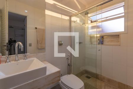 Casa à venda com 606m², 5 quartos e 8 vagasBanheiro Sauna