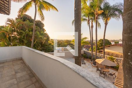 Casa à venda com 606m², 5 quartos e 8 vagasSuíte 4 - Varanda