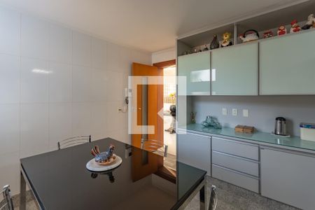 Casa à venda com 606m², 5 quartos e 8 vagasCopa
