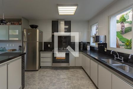 Casa à venda com 606m², 5 quartos e 8 vagasCozinha