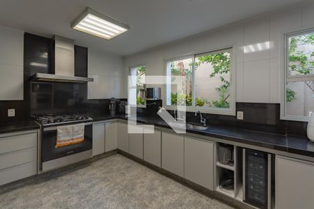 Casa à venda com 606m², 5 quartos e 8 vagasCozinha