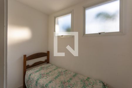 Casa à venda com 606m², 5 quartos e 8 vagasQuarto de Serviço