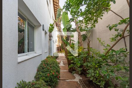 Casa à venda com 606m², 5 quartos e 8 vagasJardim