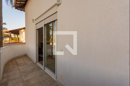 Casa à venda com 606m², 5 quartos e 8 vagasSuíte 4 - Varanda