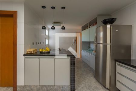 Casa à venda com 606m², 5 quartos e 8 vagasCozinha