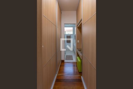 Casa à venda com 606m², 5 quartos e 8 vagasSuíte 1 - Closet