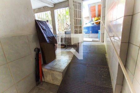 Casa à venda com 140m², 3 quartos e 3 vagas Casa à venda com 140m², 3 quartos e 3 vagasHall