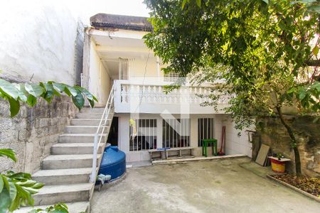 Casa à venda com 140m², 3 quartos e 3 vagas Casa à venda com 140m², 3 quartos e 3 vagasQuintal