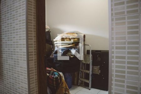 Casa à venda com 670m², 5 quartos e 6 vagasQuarto de Serviço