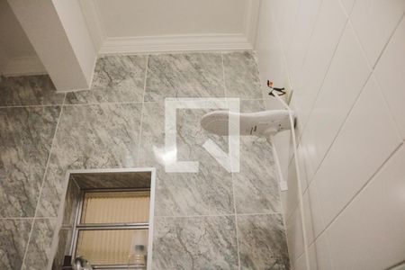 Casa à venda com 670m², 5 quartos e 6 vagasBanheiro Quarto de Serviço